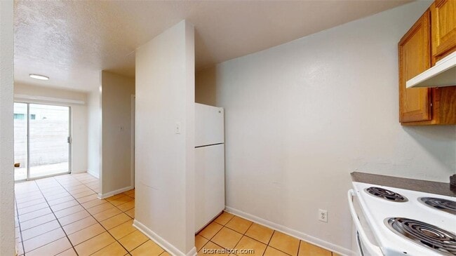 Building Photo - 922 Navarro Dr