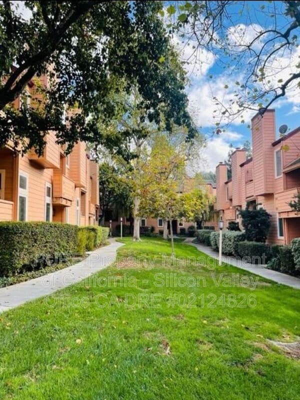 Building Photo - 5310 Borneo Cir