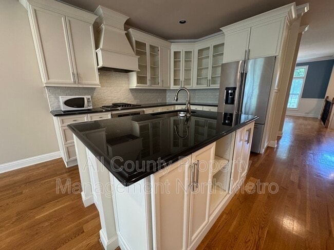 Building Photo - 10860 Ellicot Way