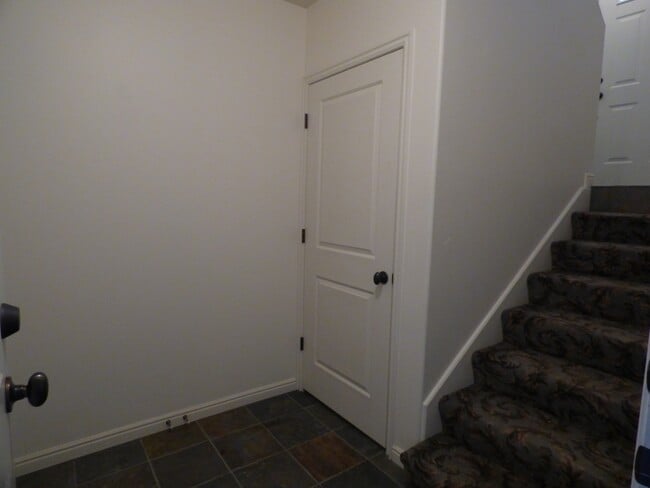 Building Photo - Great Condo in Prestigious Chandler Pointe...