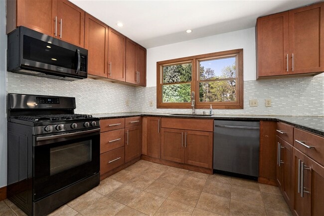 Building Photo - 3 Bedroom, 2 Bath in Decatur