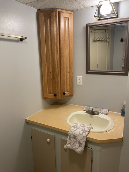 Bathroom - 3050 J Maddy Pky
