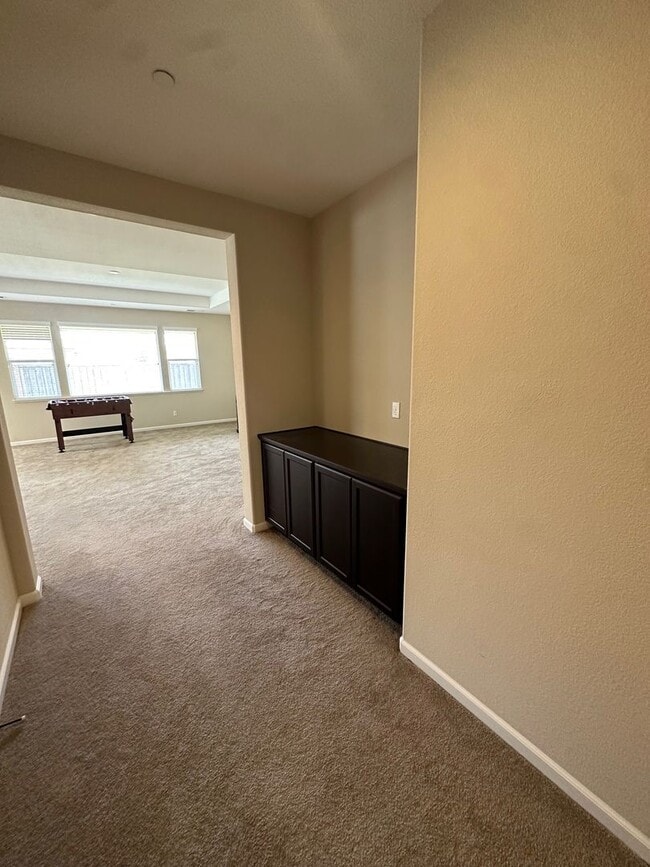 Building Photo - Spacious 4 Bed / 3 Bath Home with Large Covered Patio in Chico