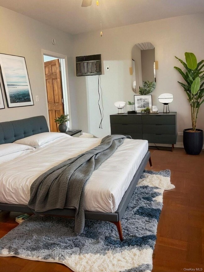 Building Photo - 1822 Fowler Ave