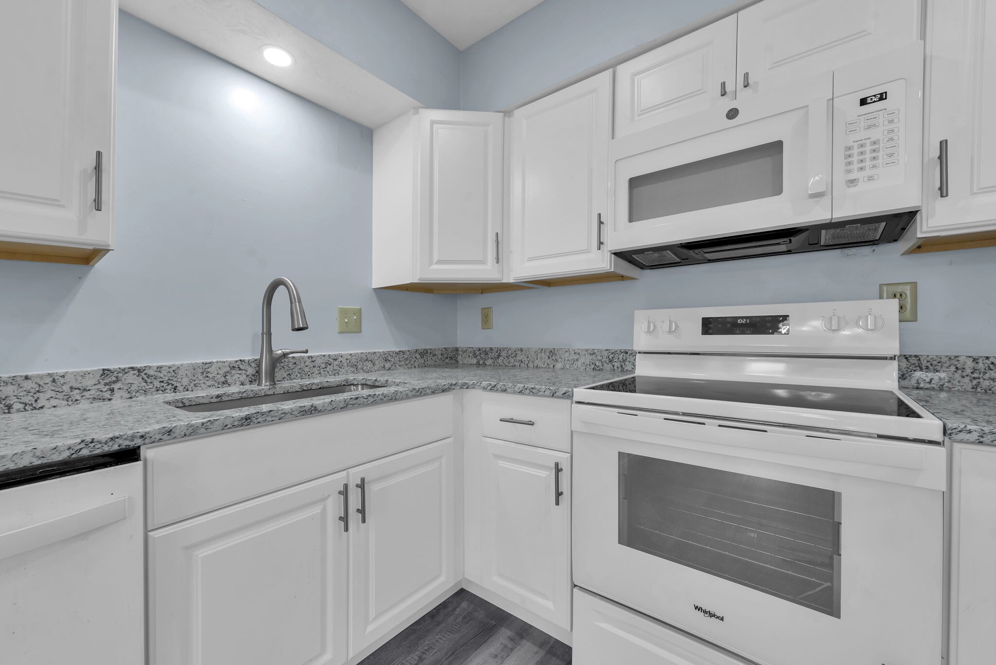 Kitchen - 4932 Drayton Rd