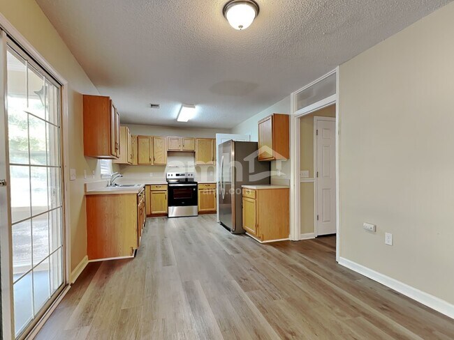 Building Photo - 14 Hidden Lakes Ln