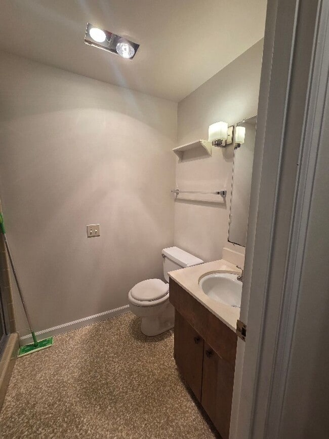 Building Photo - Private 4 Bedroom / 2.5 Bath Bridle Trails Acerage Property