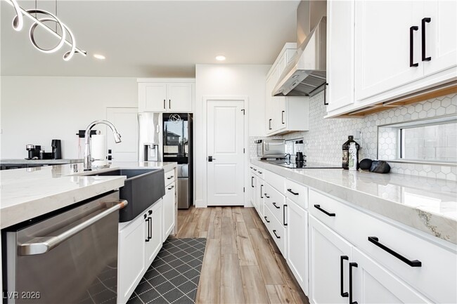 Building Photo - 6124 Redstone Hls Dr