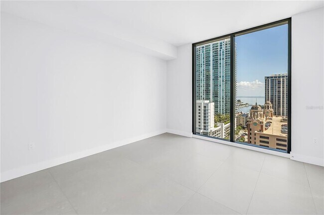 Building Photo - 275 1st Ave S