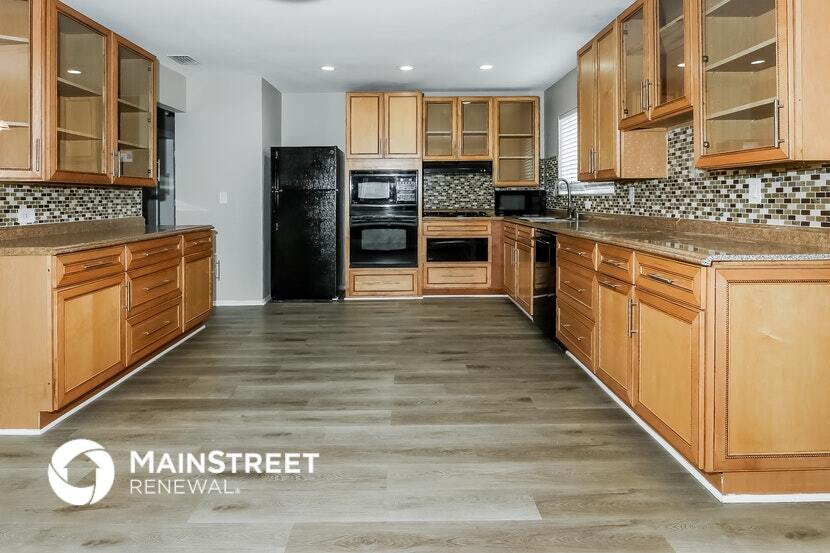 Building Photo - 426 SW Eastport Cir