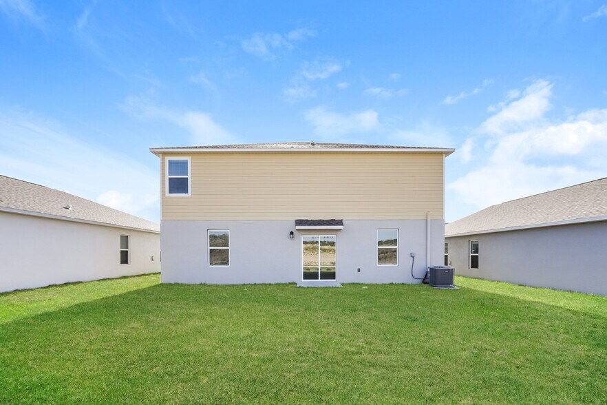 Building Photo - 2478 McKinley Dr