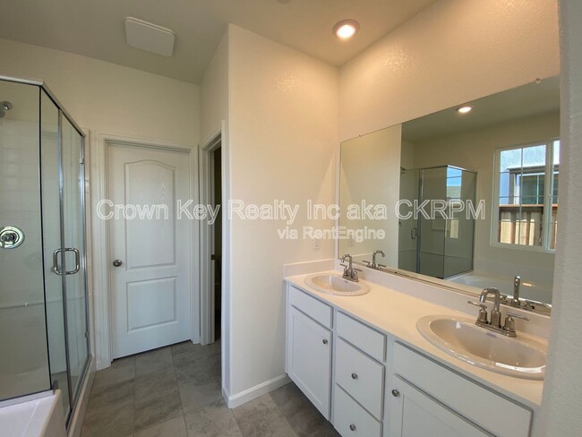 Building Photo - 2898 Tostalinda Dr