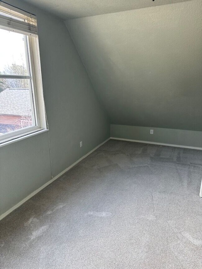 Building Photo - Beautiful House in Canyon Creek