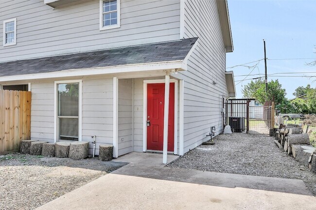 Building Photo - 2156 Hopper Rd