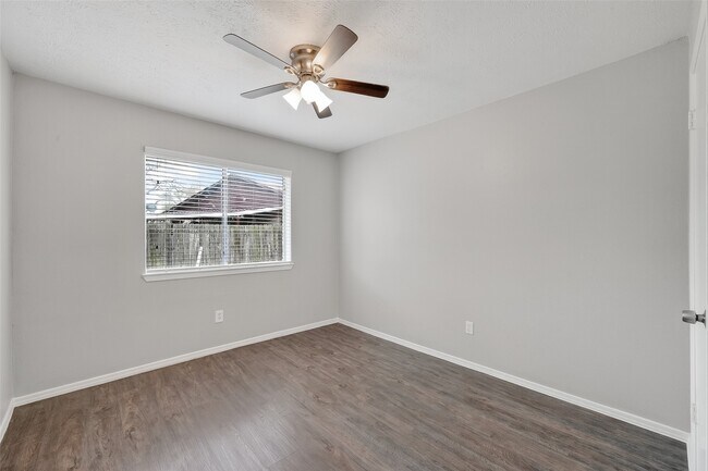 Building Photo - 10506 Ivy Oaks Ln