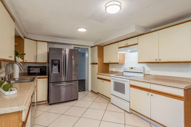 Building Photo - 1748 Colmar Dr