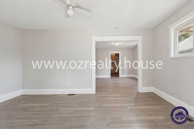 Building Photo - 1214 Slater St