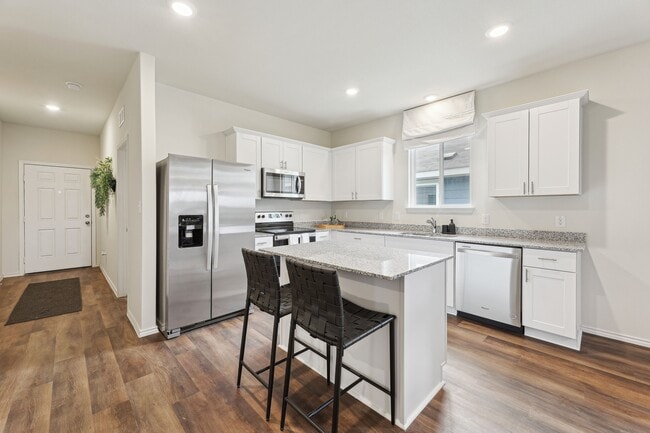 Building Photo - Creekside Terrace