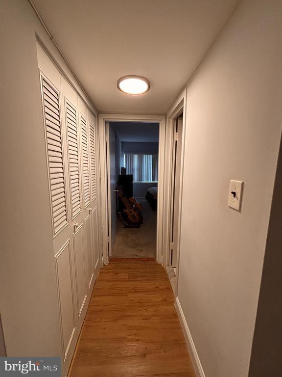 Building Photo - 2 Canterbury Square