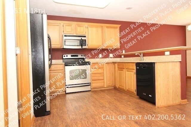 Building Photo - 3953 N 18th-