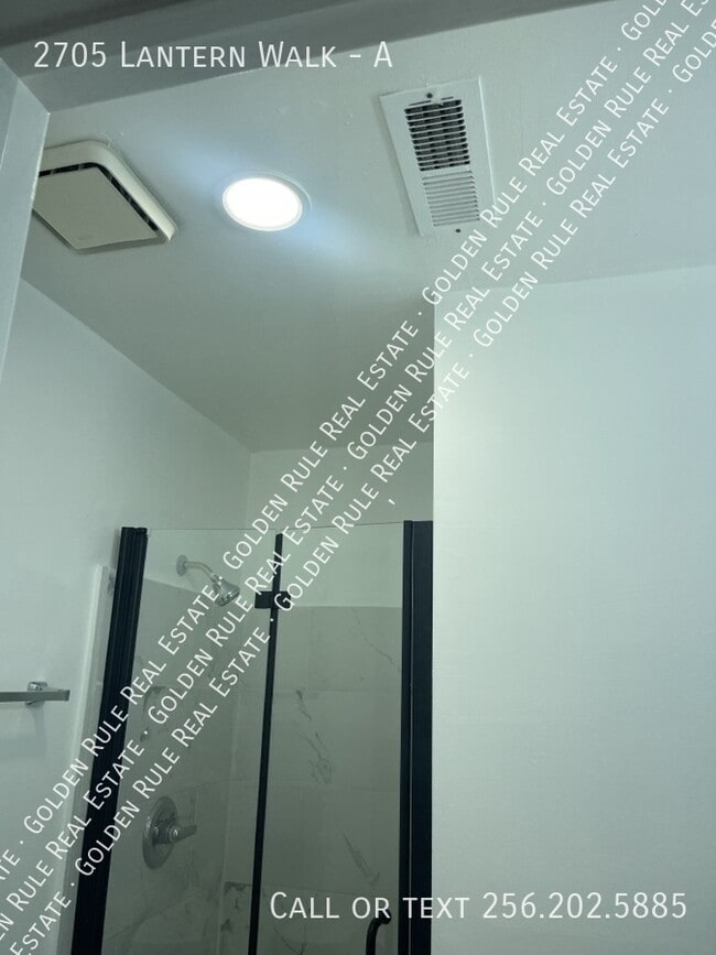 Building Photo - 2705 Lantern Walk SE