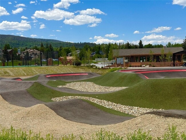 Building Photo - Home in Willowbrook for Rent