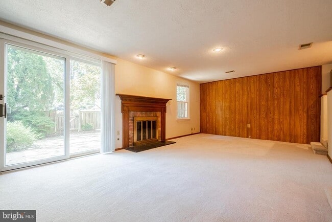 Building Photo - 7711 Shootingstar Dr