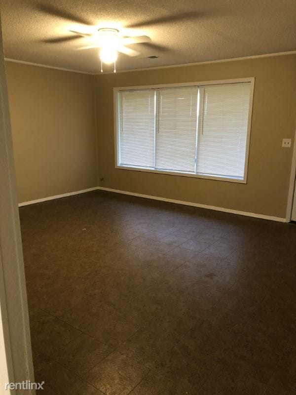 Building Photo - 3 br, 1 bath House - 21391 hwy 18 e