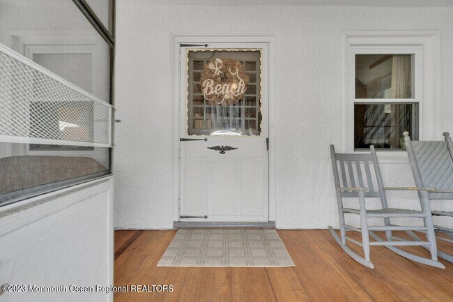 Building Photo - 683 Main Ave