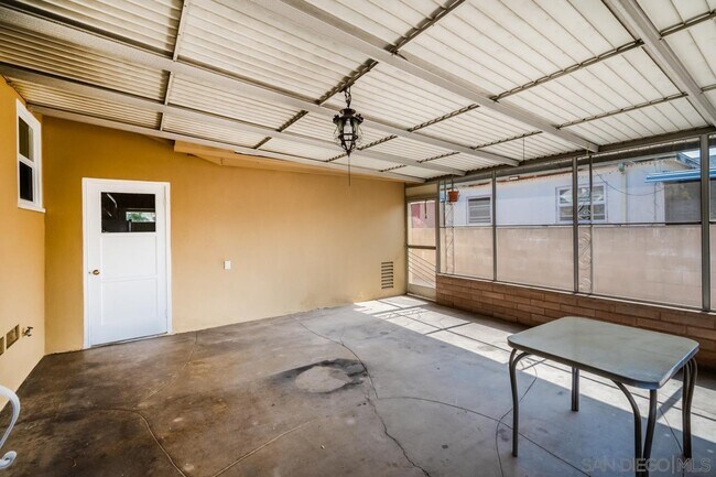Building Photo - 6163 Adelaide Ave