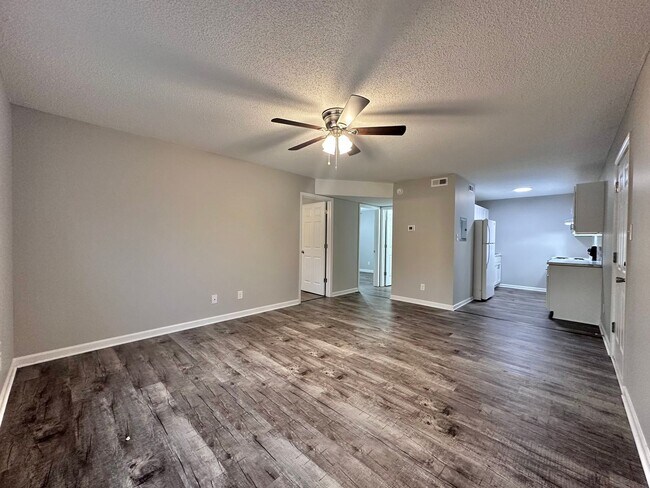 Building Photo - Pet Friendly 2-Bedroom Apartments in Maryv...