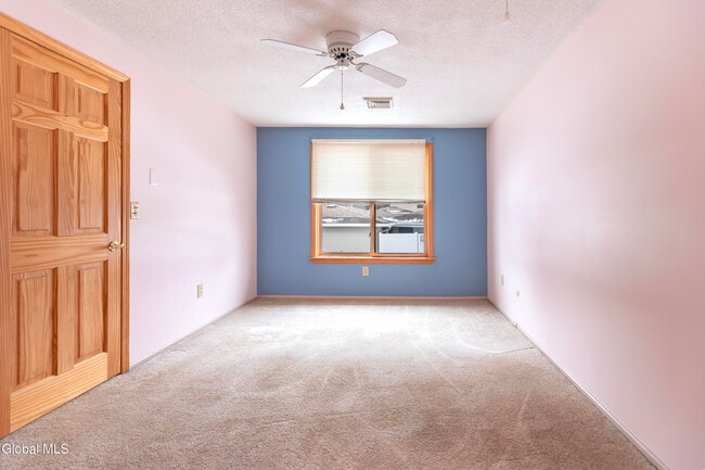 Building Photo - 43 Commons Dr