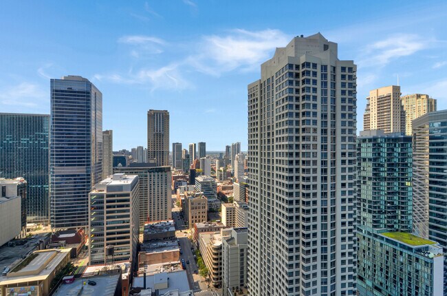 Building Photo - 405 N Wabash Ave