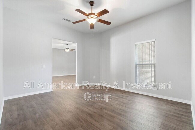 Building Photo - 2432 Frontera St