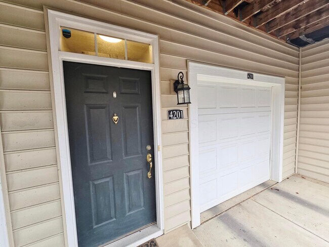 Building Photo - 4201 Bradhurst Dr