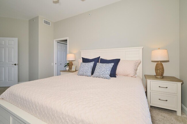 Building Photo - 9190 Southmont Cove