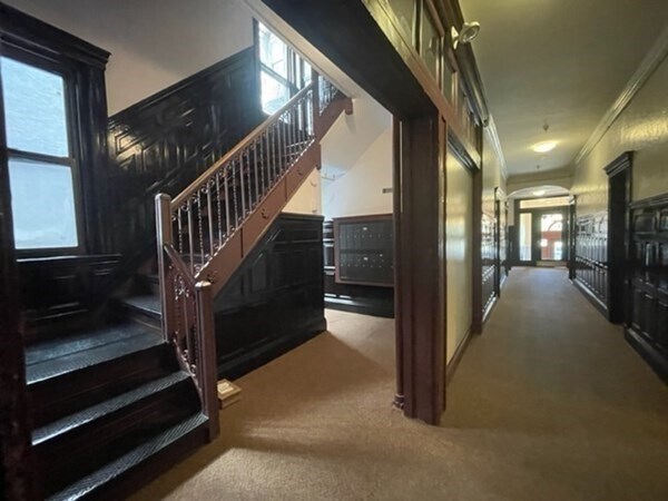 Building Photo - 69 Park Dr