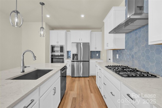 Building Photo - 5850 Strathmore Ct