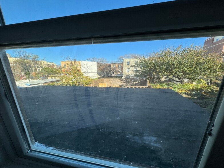 Building Photo - 229 57th St