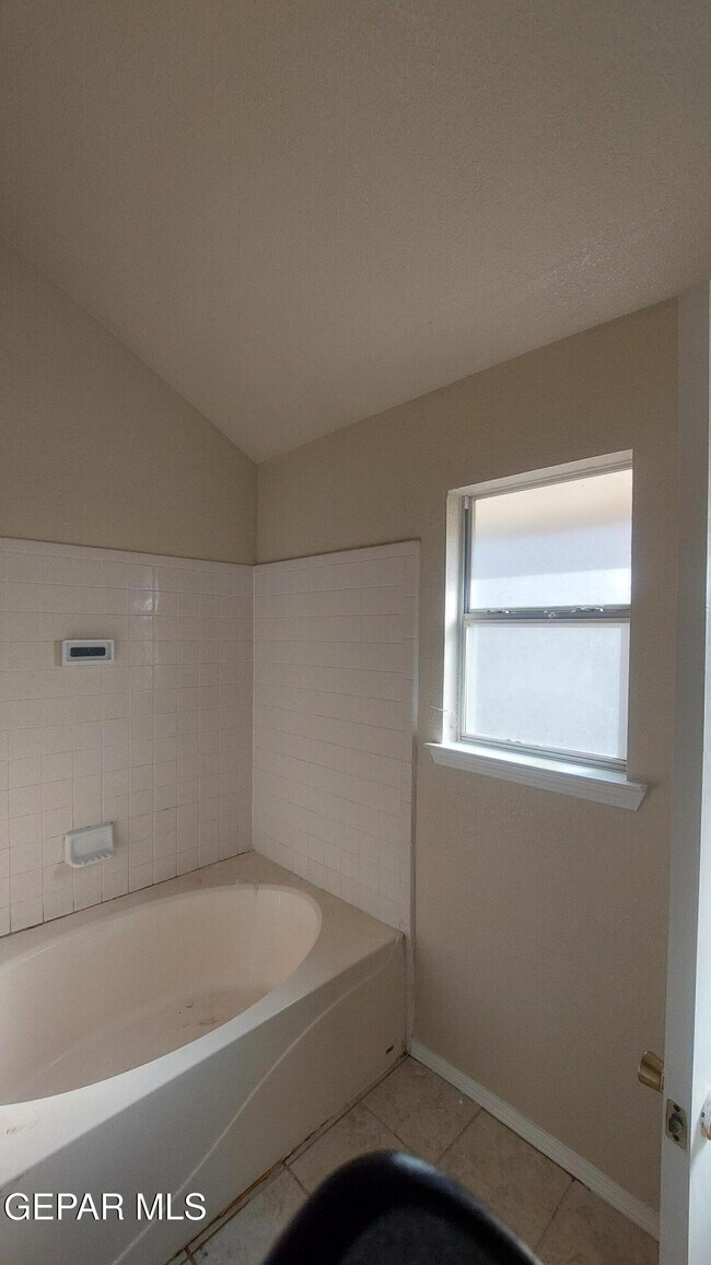 Building Photo - 7744 Luz De Camino Way