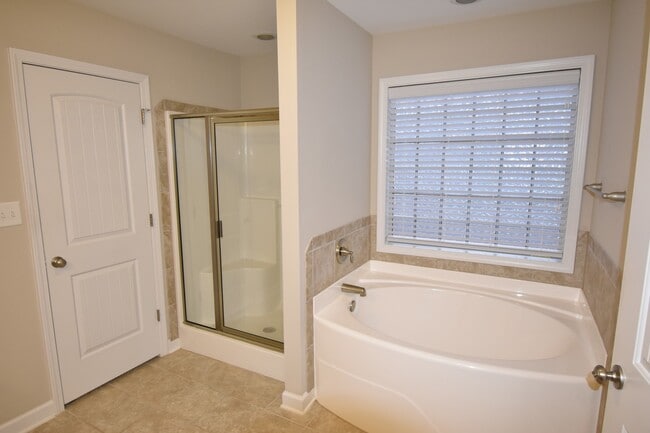 Building Photo - Coming Soon! 3 Bedroom and 2 Bath- Maples at Westgate