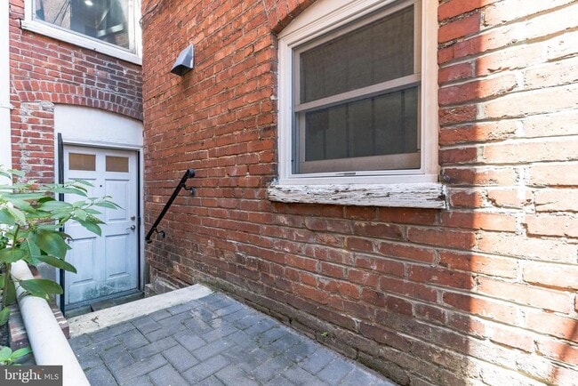 Building Photo - 1736 U St NW