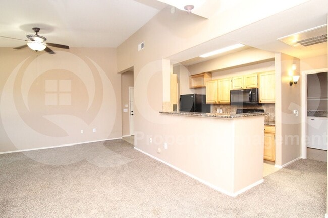 Building Photo - 2929 W Yorkshire Dr