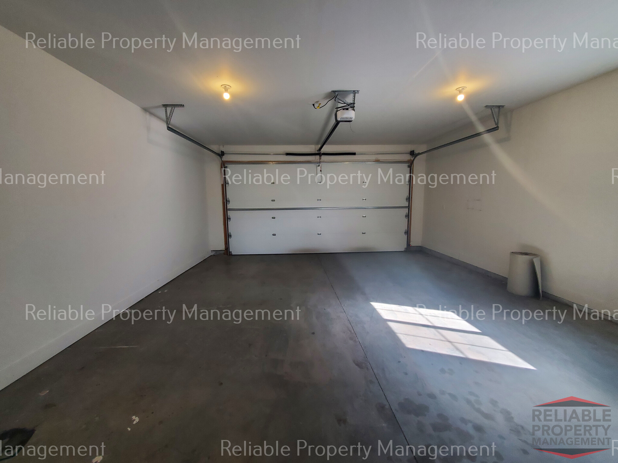 Building Photo - 359 N 3rd W