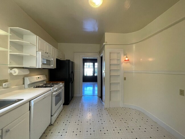 Building Photo - 1319 4th Ave