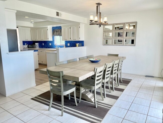 Building Photo - 4025 Ocean Dr