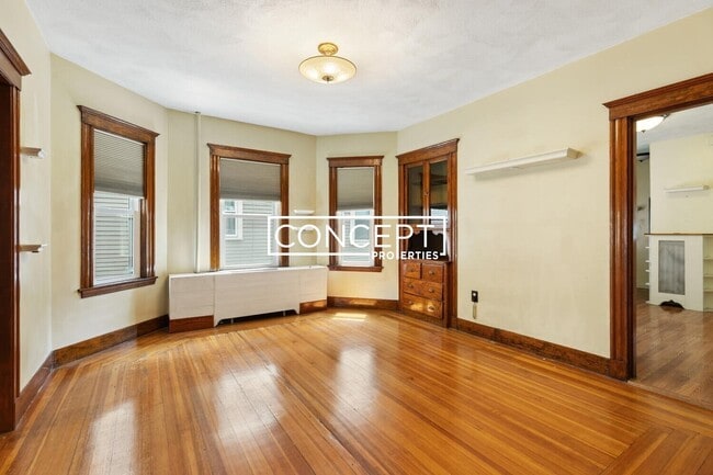 Building Photo - 46 Bromfield Rd