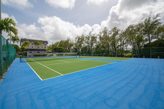 Building Photo - 5951 NE 14th Ln