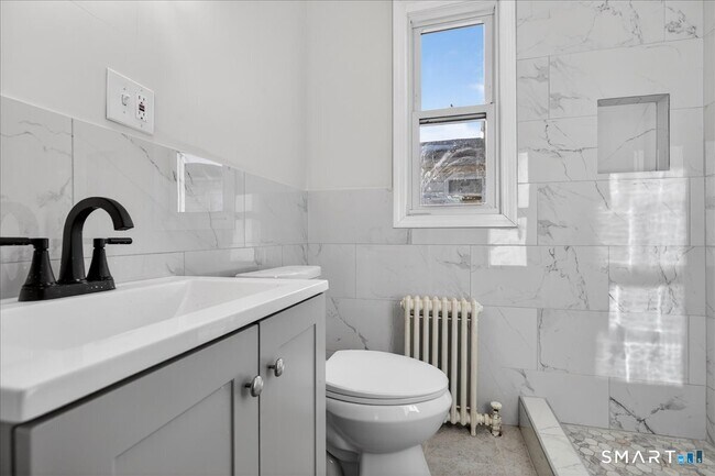 Building Photo - 38 Bristol St