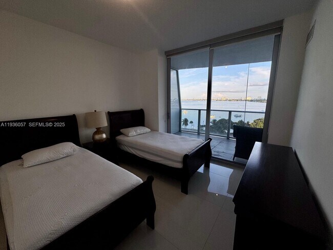 Building Photo - 488 NE 18th St